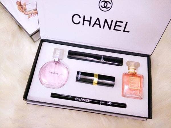 Bộ mỹ phẩm Chanel 9 món sang xịn  giá tốt cho nàng thêm xinh